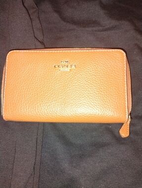 Coach Pebbled Leather Medium Zip Wallet — Tan Brown with Gold Logo